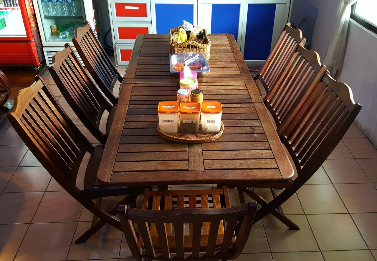 The Jesselton Cabin Sdn Bhd Kota Kinabalu Exterior photo