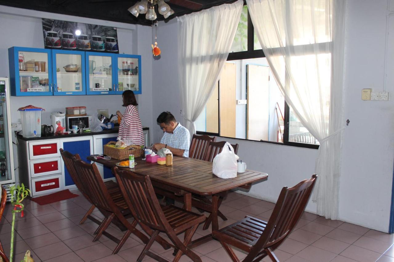 The Jesselton Cabin Sdn Bhd Kota Kinabalu Exterior photo